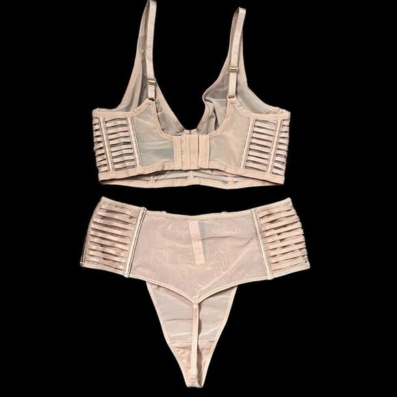 Victorias Secret Set Sexy Sheer Mesh Unlined Plunge bra & High Waist Thong beige - Picture 2 of 3